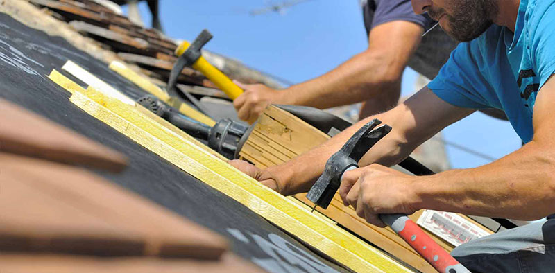 Travaux Couverture : Remplacement toiture, détection et réparation de fuites toiture tuiles. faîtage. Sur Liège en Belgique - HV TOITURE FACADE LIEGE