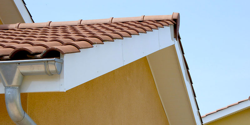 Travaux Couverture : Remplacement toiture, détection et réparation de fuites toiture tuiles. faîtage. Sur Liège en Belgique - HV TOITURE FACADE LIEGE