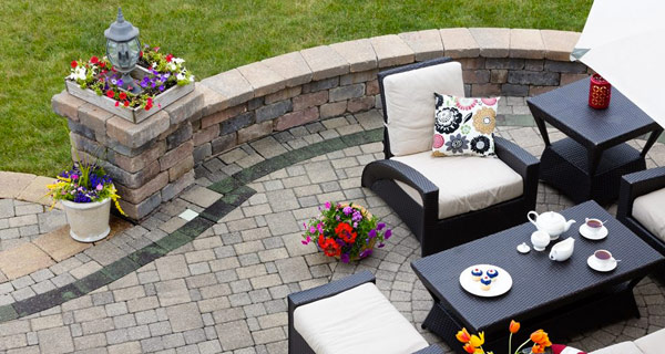 EXTÉRIEURS : Nettoyage Pavé/Dallage, Hydrofuge et revêtement extérieur - Nous intervenons Sur Liège en Belgique - HV TOITURE FACADE LIEGE