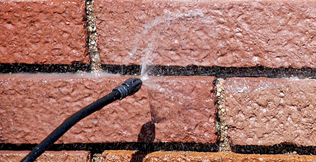 Hydrofuge Façade : coloré ou incolore permet de protéger contre les intempéries. Nous intervenons Sur Liège en Belgique - HV Toiture Façade Liège