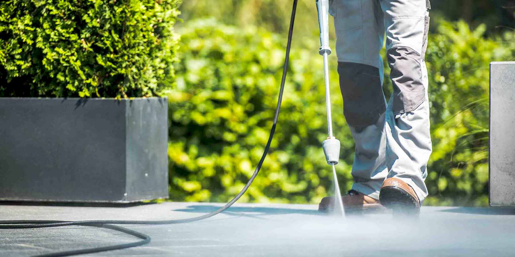 Nettoyage Pavé, Dallage et Muret pour redonner vie à votre extérieur. Un bel aspect extérieur. Intervention Sur Liège en Belgique - HV Toiture Façade Liège