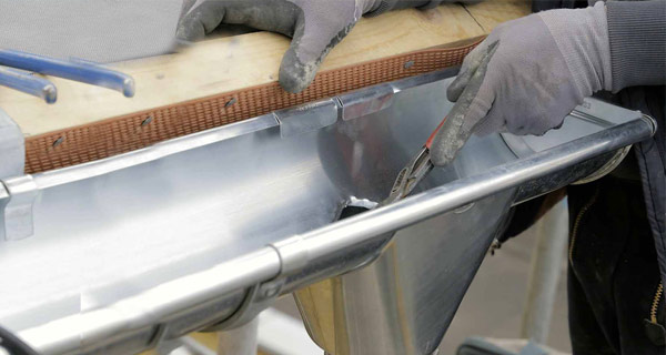 TOITURE : Couverture, zinguerie, gouttières, étanchéité et isolation toiture, démoussage hydrofuge. Sur Liège en Belgique - HV Toiture Façade Liège